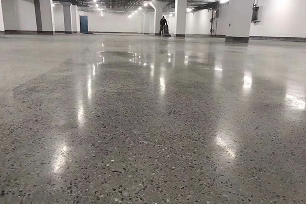 金剛砂地坪和環氧地坪哪個好?有什么區別?