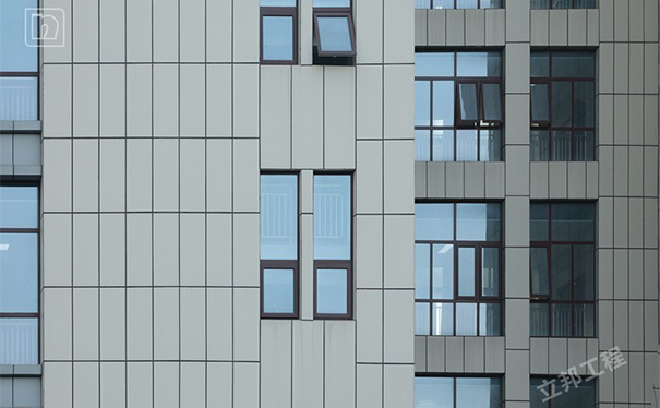 外墻保溫一體板的優缺點分別是什么!