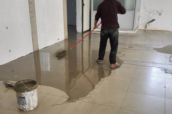 自流平水泥修補地面怎么操作.png
